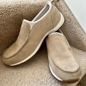 Lands End Women’s Suede Loafers Size 8.5 B Beige Slip‑On Comfort Classic Casual